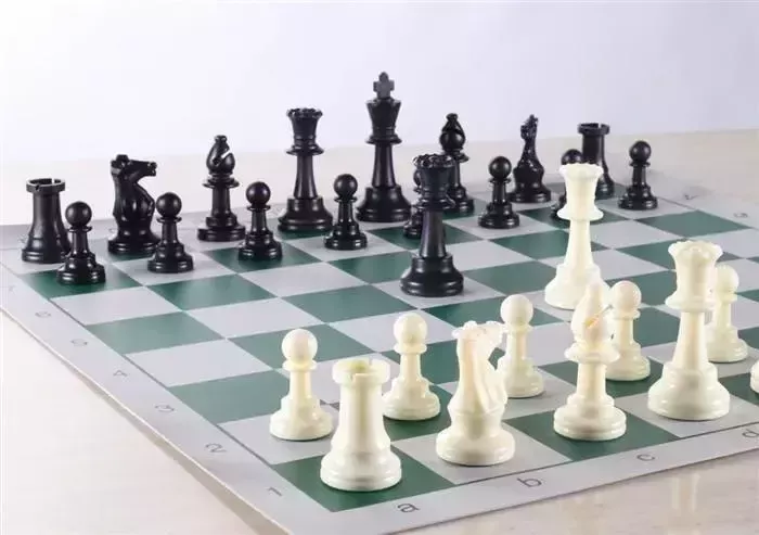 Heavy Club Chess Set